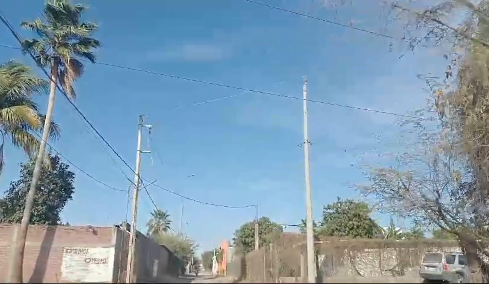 $!Abandonan policías y militares los barrios y calles por donde se dieron las privaciones de las familias