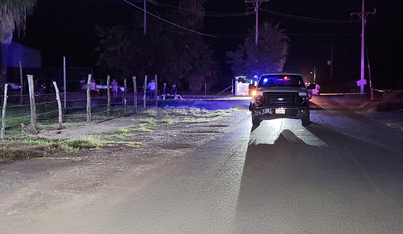 $!Mueren madre e hija tras choque entre camioneta y moto en Eldorado