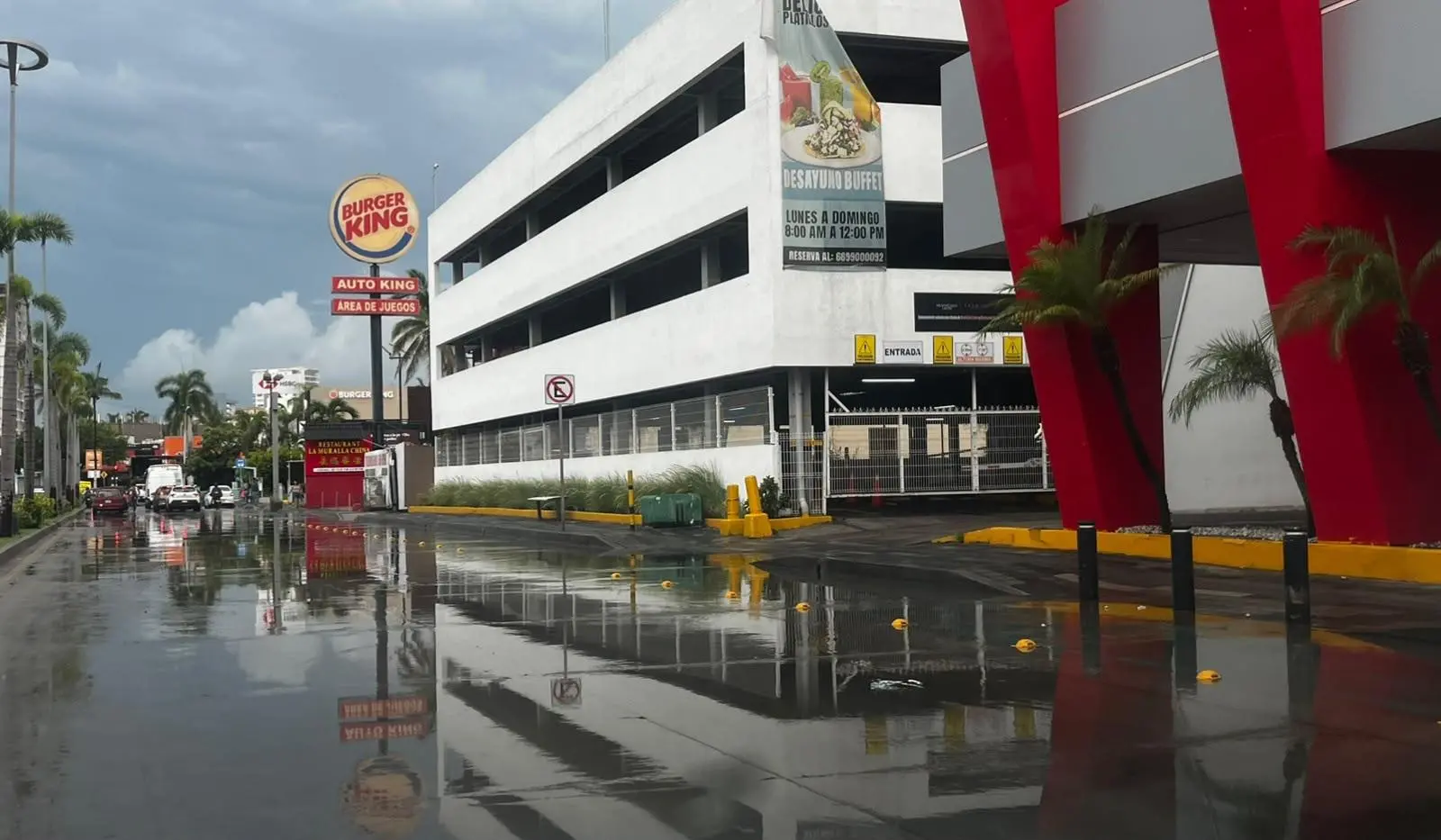 $!Lluvias vuelven a rebasar infraestructura pluvial dejando inundaciones y afectaciones en distintas zonas de Mazatlán