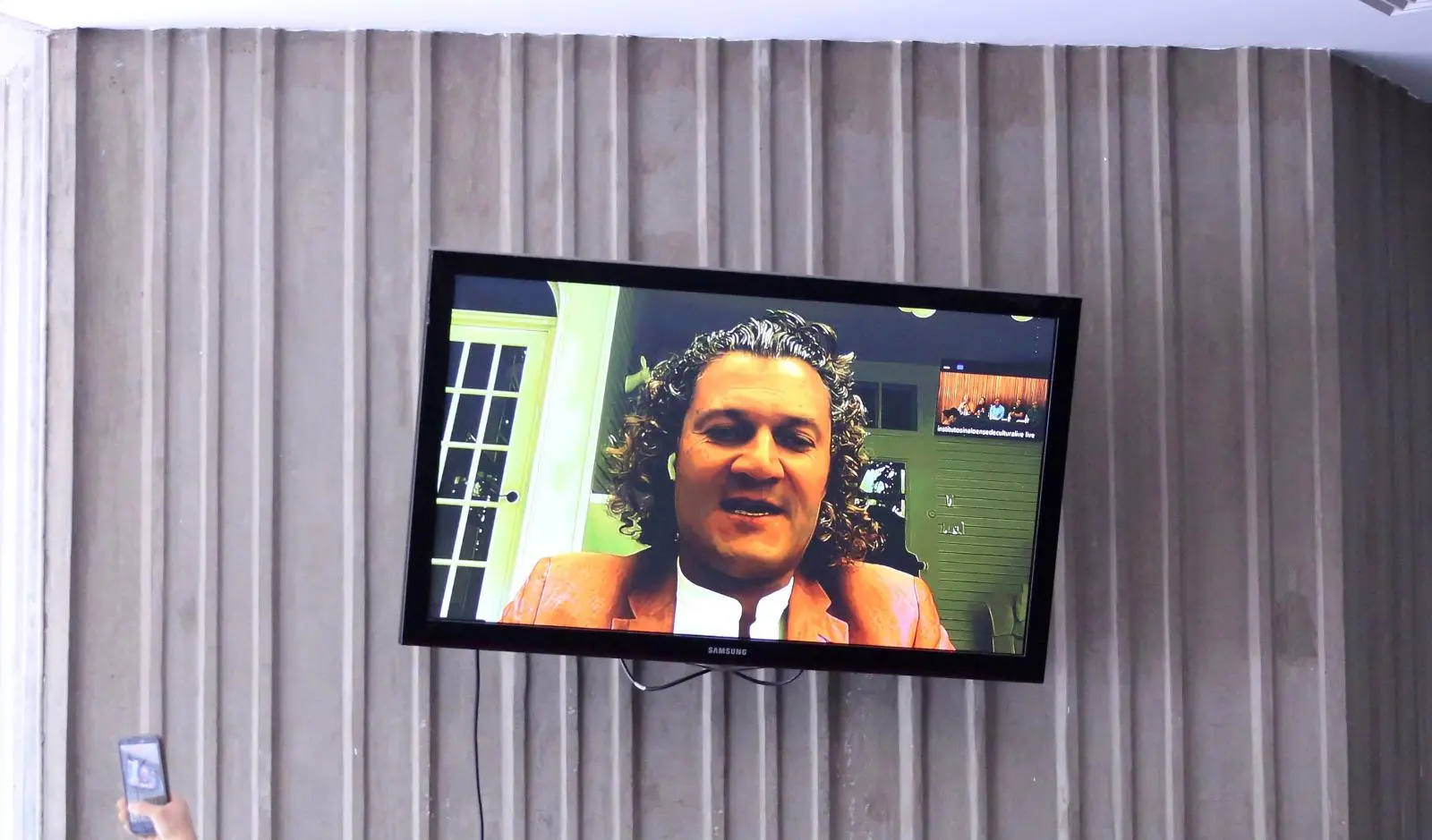 $!Alexandre Da Costa se conectó a través de videollamada.