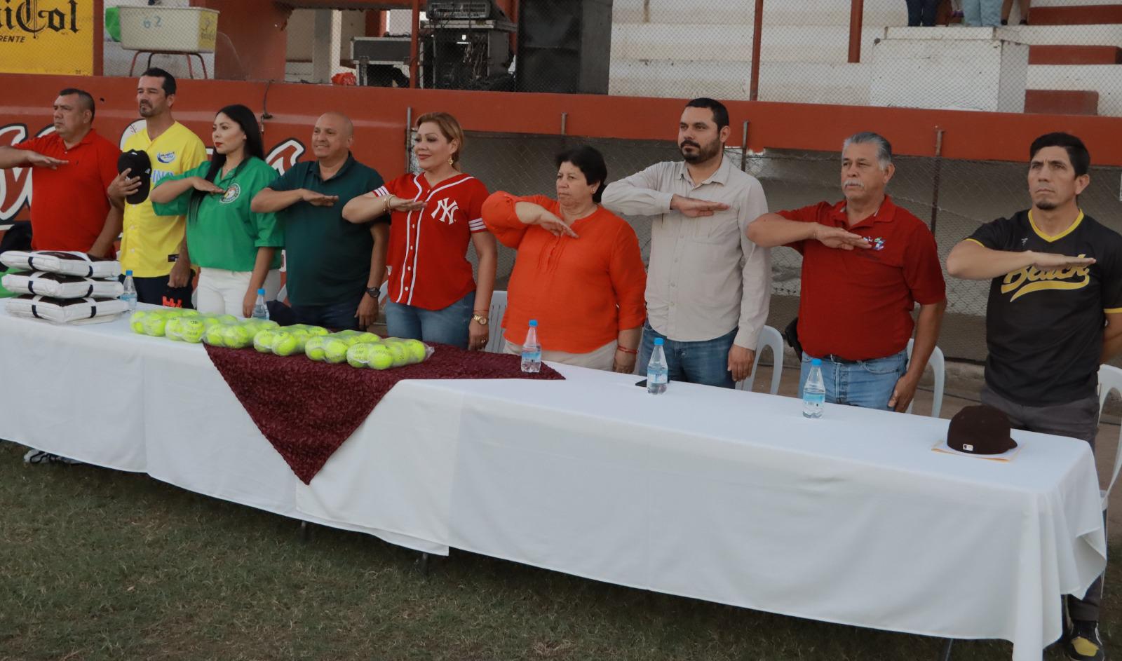 $!Inauguran la liga municipal de softbol varonil en Rosario