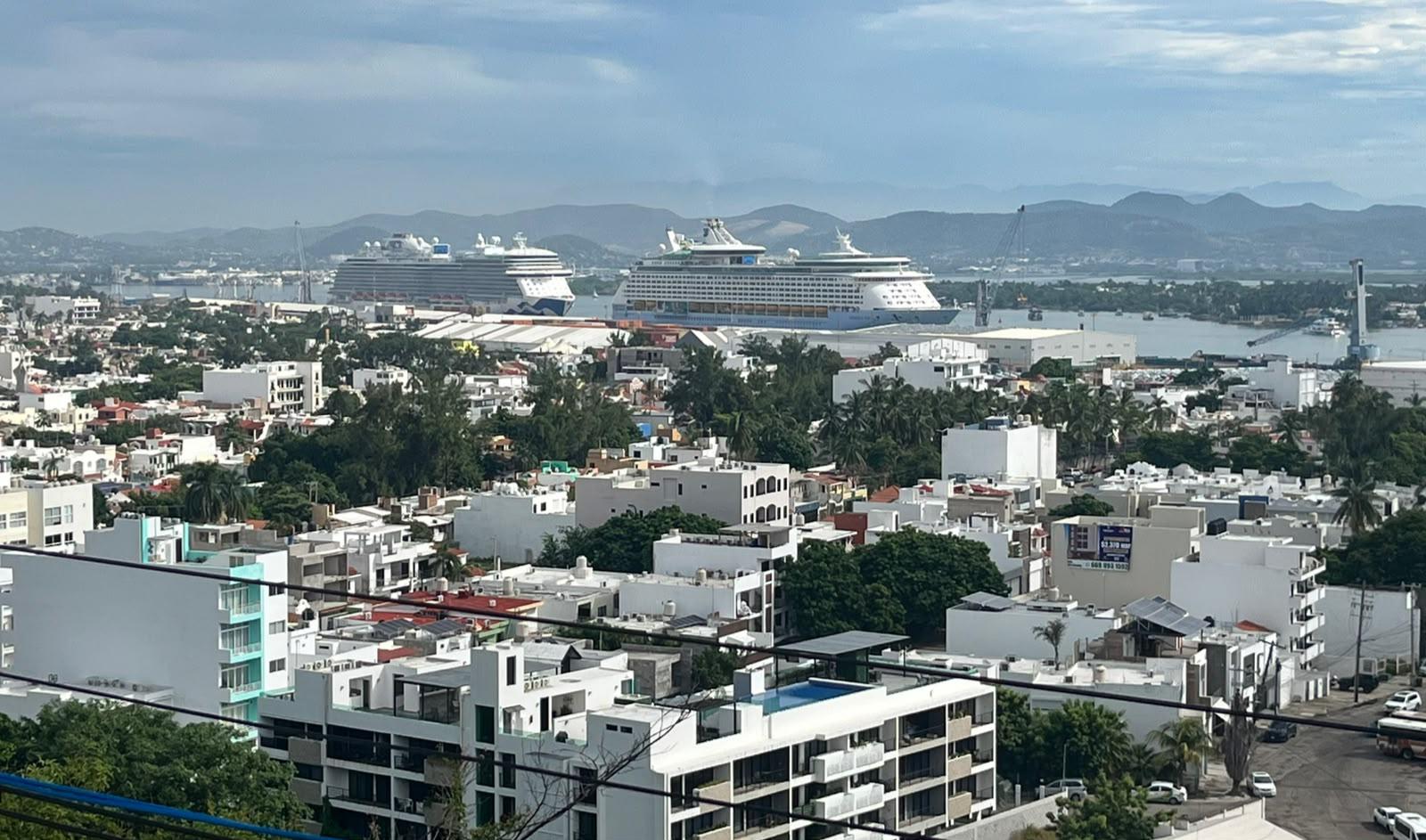 $!Suma Mazatlán otra jornada de doble arribo con más de 7 mil pasajeros