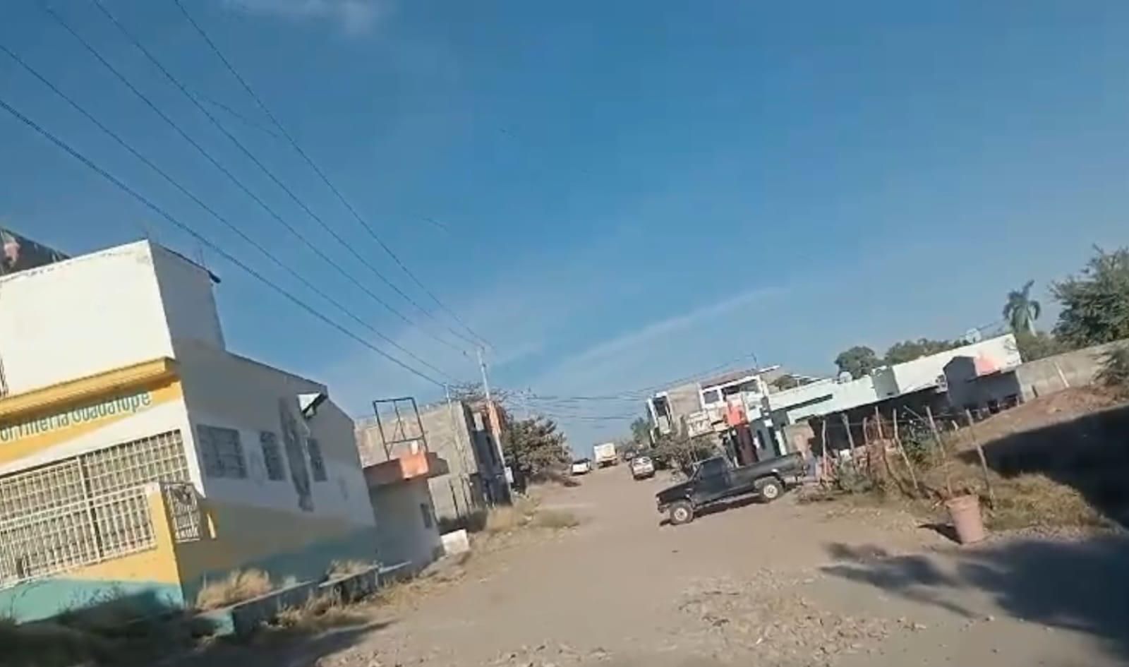 $!Abandonan policías y militares los barrios y calles por donde se dieron las privaciones de las familias