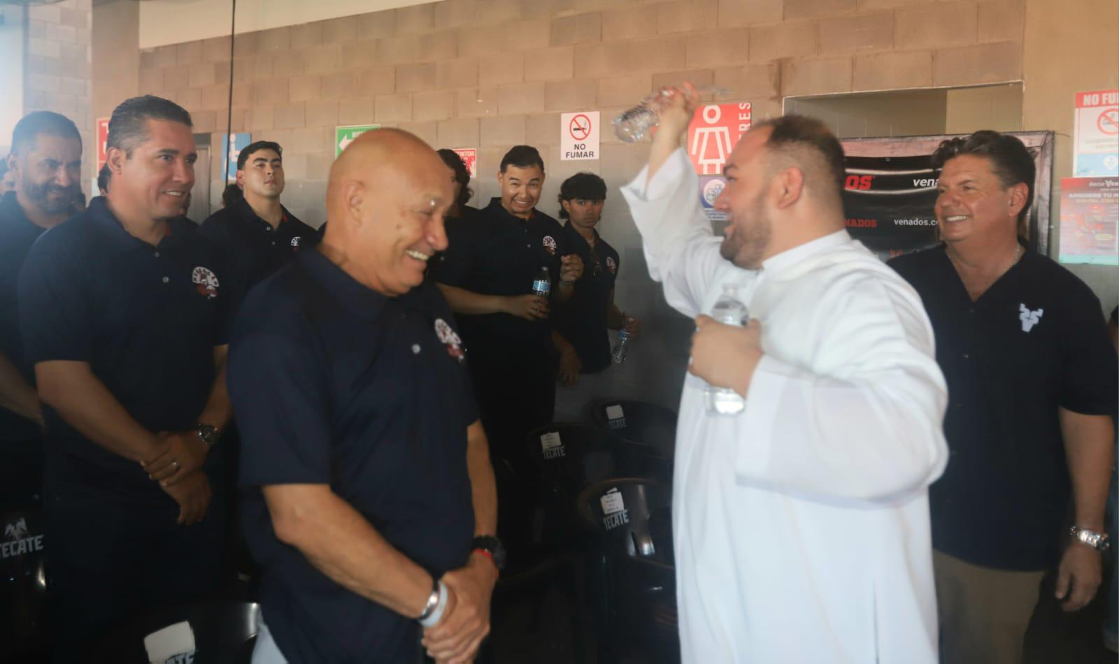 $!¡Se encomiendan al altísimo! Venados de Mazatlán celebra su tradicional misa rumbo al inicio de temporada