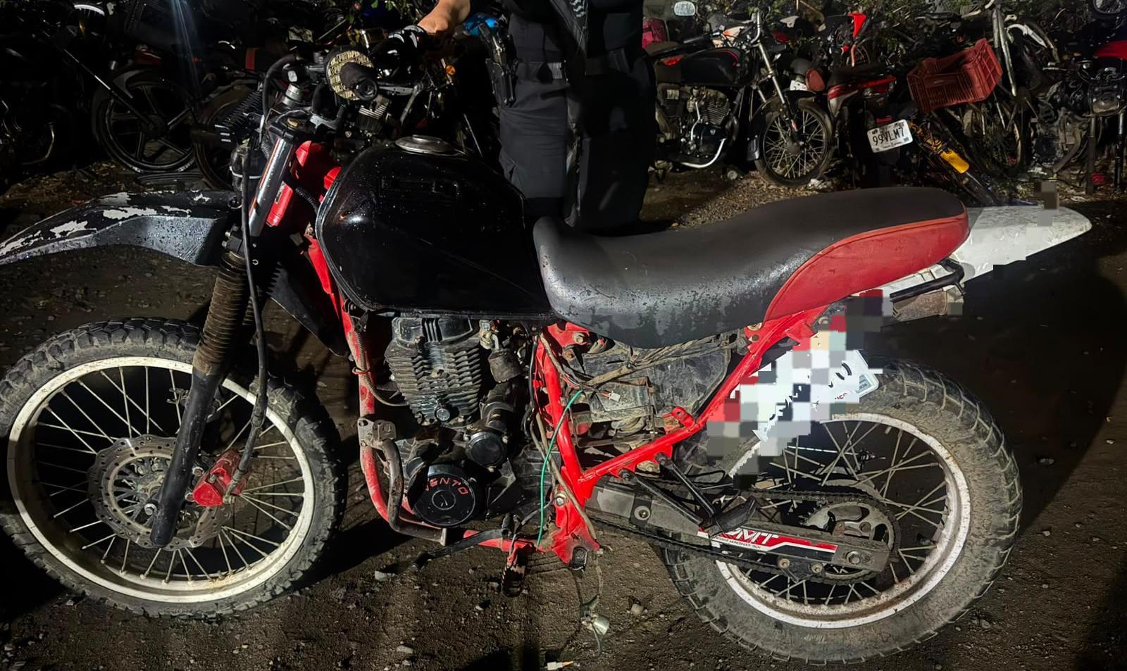 $!Recuperan cuatro vehículos abandonados y con reporte de robo en Mazatlán