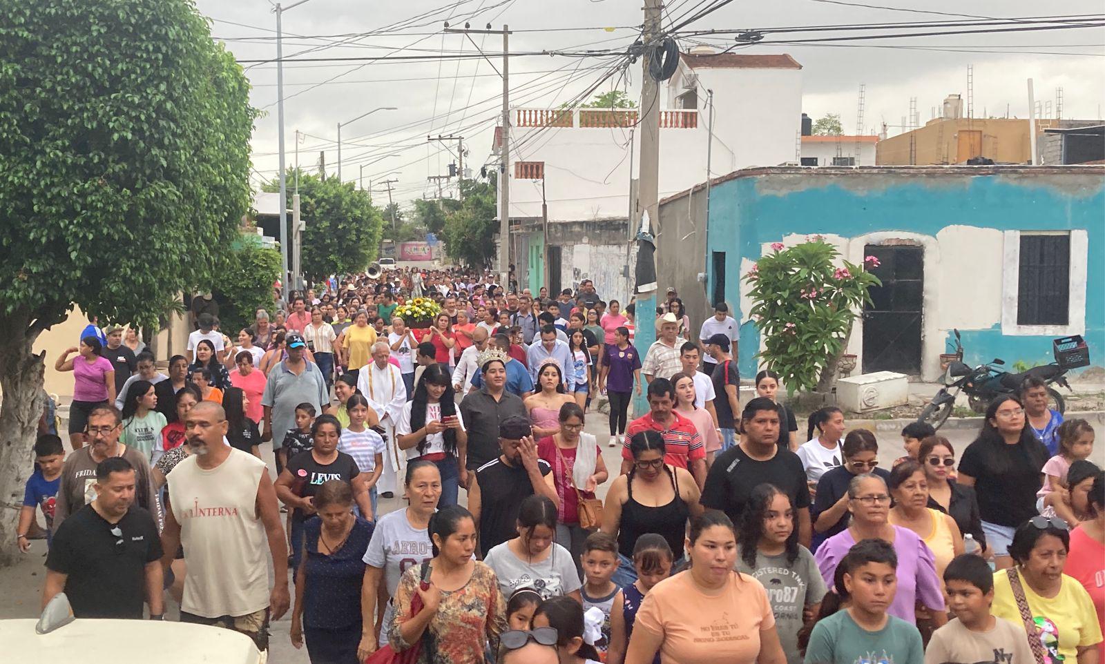 $!Cumplen feligreses a San Juan Bautista en el Río Presidio, en Villa Unión