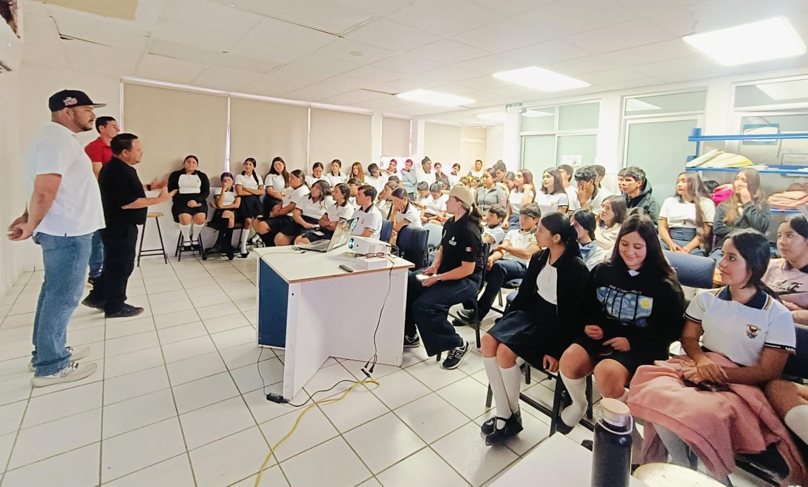 $!Participan estudiantes de la UAS en conferencia de conservación ambiental, en Los Pozos, Rosario