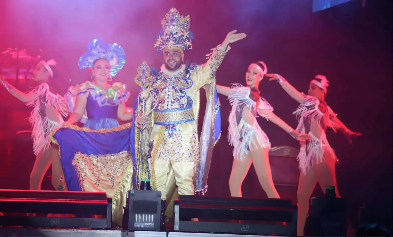 $!Arranca el Carnaval de Mazatlán con la coronación del Rey de la Alegría, Javier I