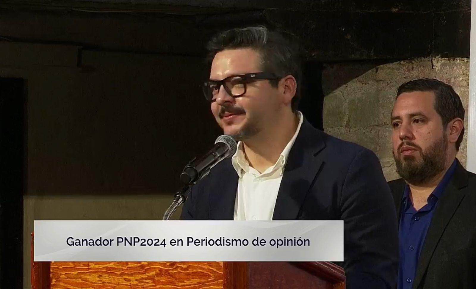 $!Reconoce Adrián López Ortiz labor de periodistas de a pie al recibir el Premio Nacional de Periodismo