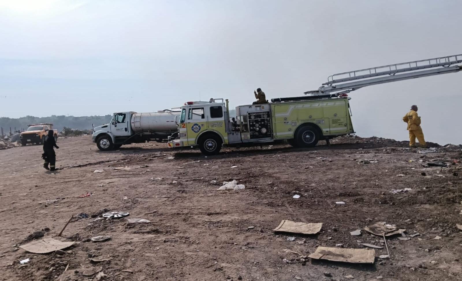 $!Continúan labores para sofocar incendio de basura en relleno sanitario del Piggy Back