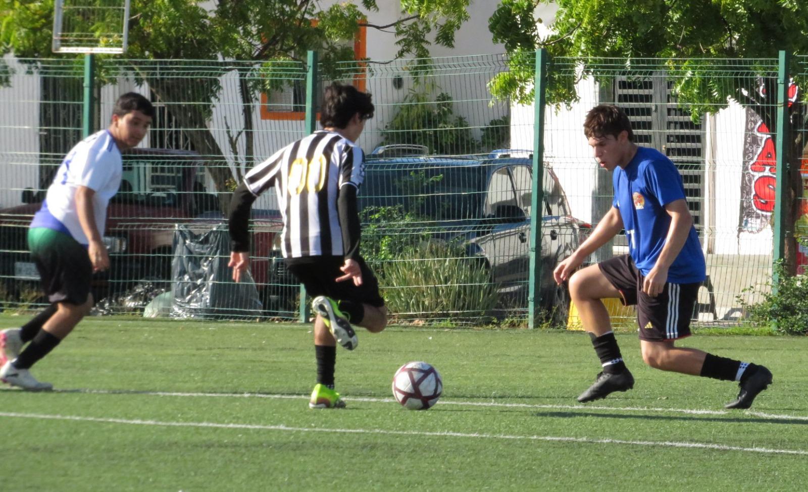 $!Inicio emocionante de la Liga Estudiantil de Futbol en Mazatlán