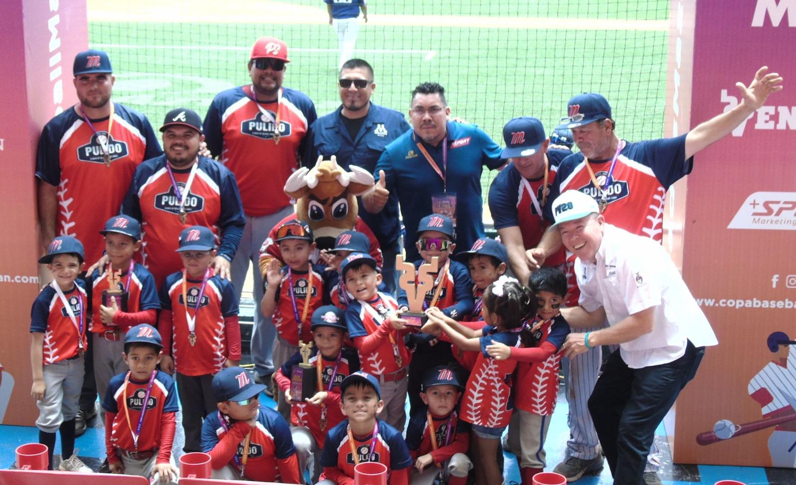 $!Ganan porteños 4 títulos en Mazatlán Baseball Tournament