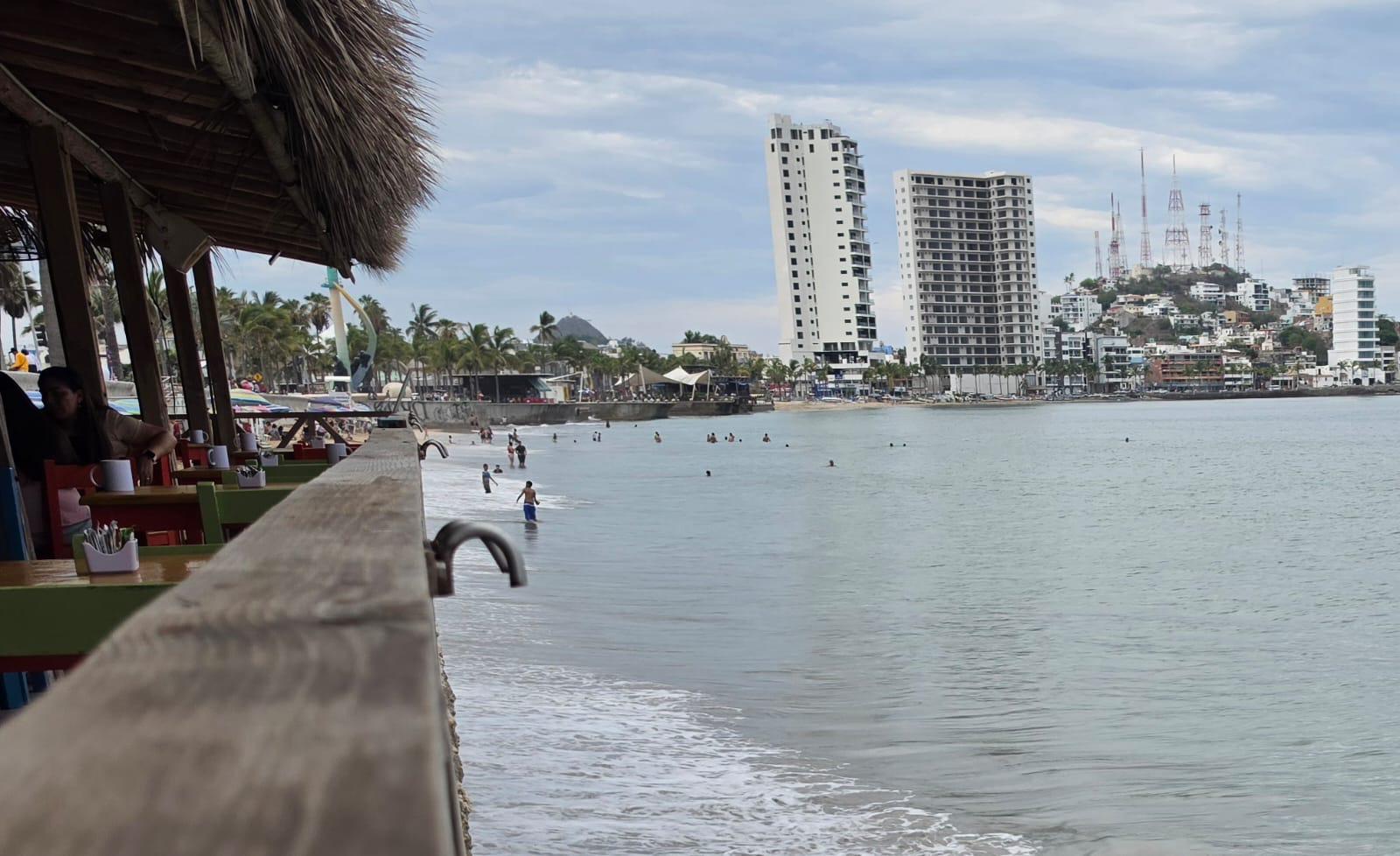 $!Advierte Protección Civil Estatal por sensación térmica superior a los 40 grados en Mazatlán durante el fin de semana