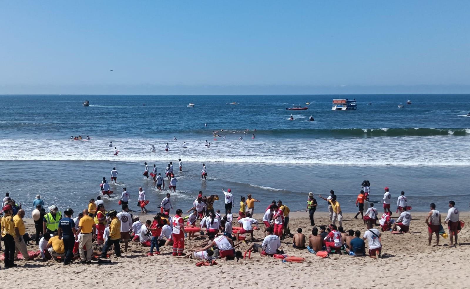 $!Realizan macro simulacro acuático en Mazatlán para reforzar respuesta ante emergencias