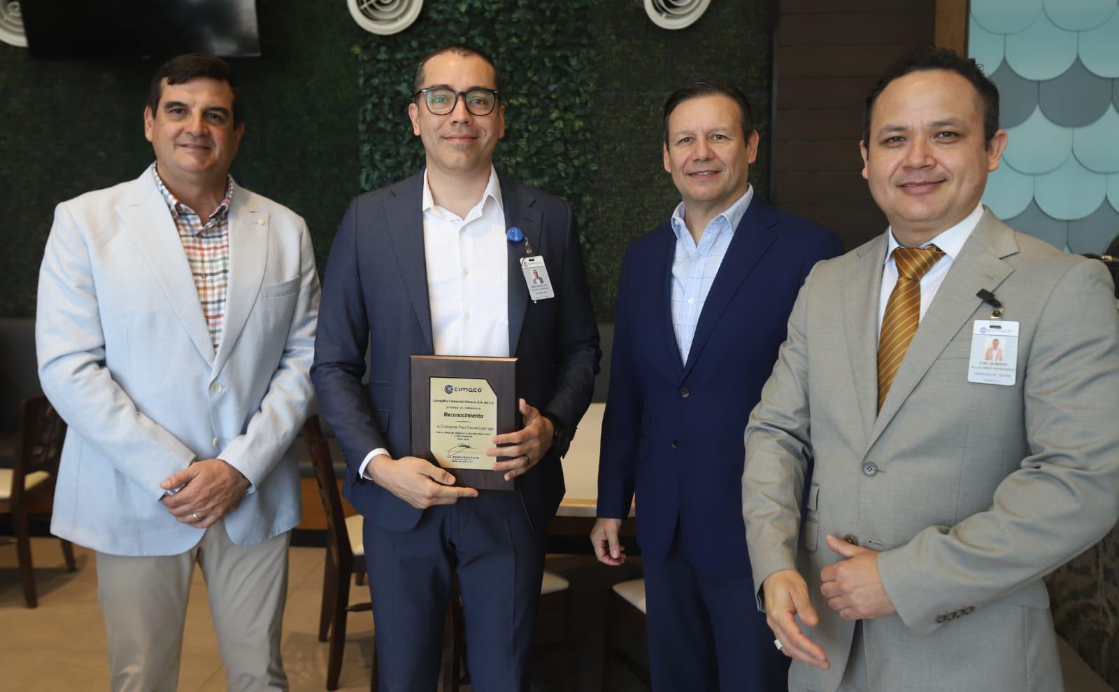 $!Cristopher Paúl Osuna Lizárraga cumplió 10 años como colaborador de Cimaco Mazatlán.