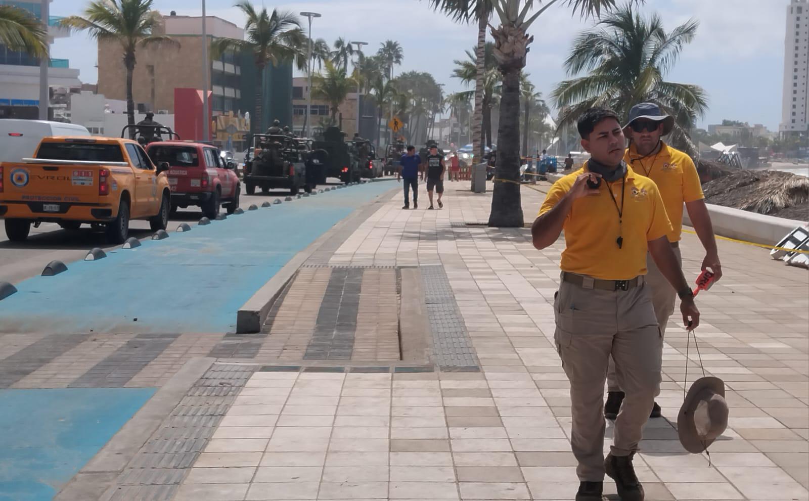 $!Cierran tramo de Avenida del Mar por fuerte oleaje por Priscilla; también cierran playas y el puerto