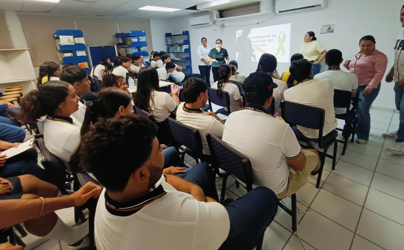 $!Imparten conferencia sobre prevención del suicidio a estudiantes de preparatoria en Los Pozos, Rosario