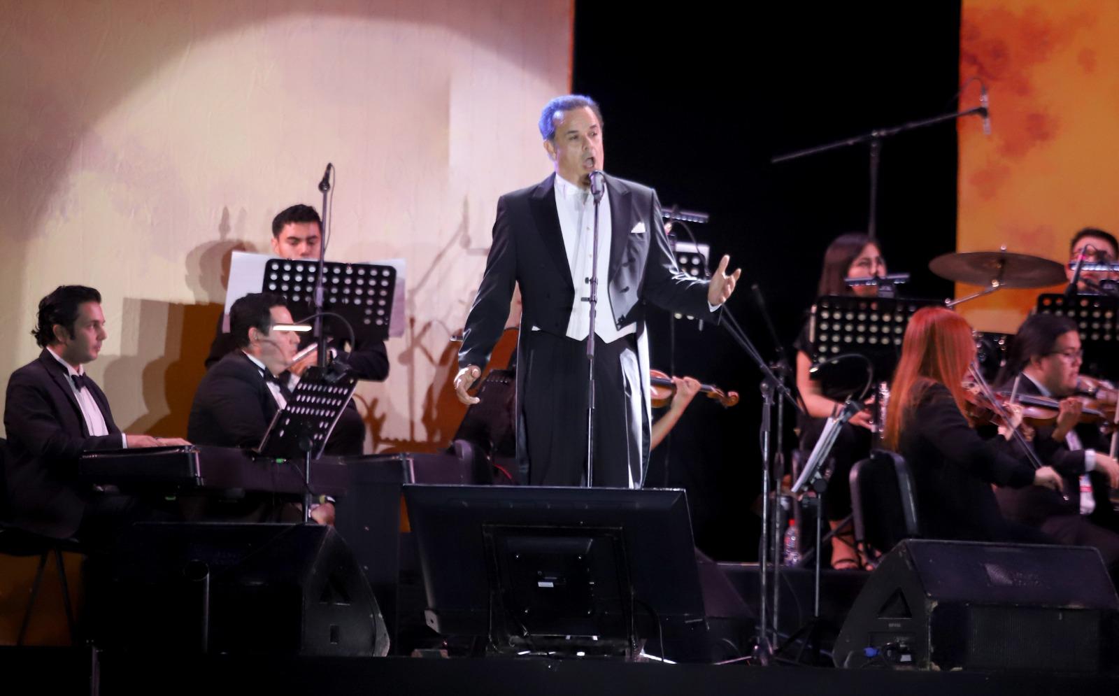 $!Fernando de la Mora enmarca musicalmente la coronación de Siu Ling I.