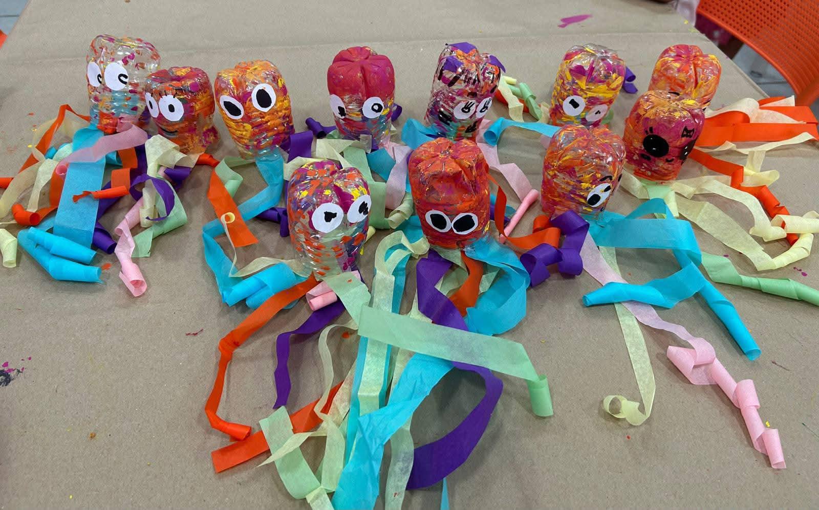 $!Los niños crearon personajes divertidos.