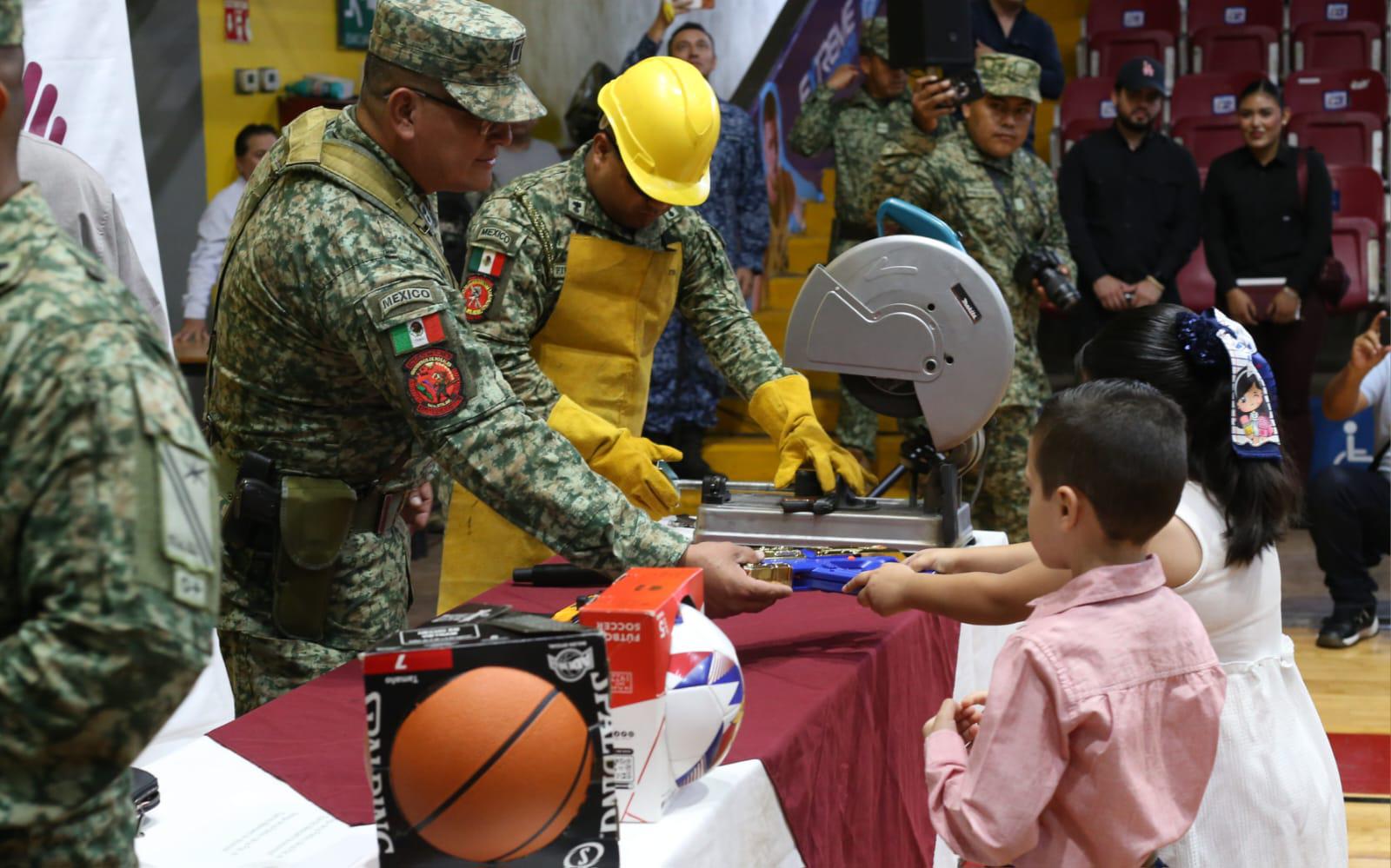 $!Destruyen 372 armas y más de 61 mil cartuchos en Culiacán durante conmemoración por el desarme