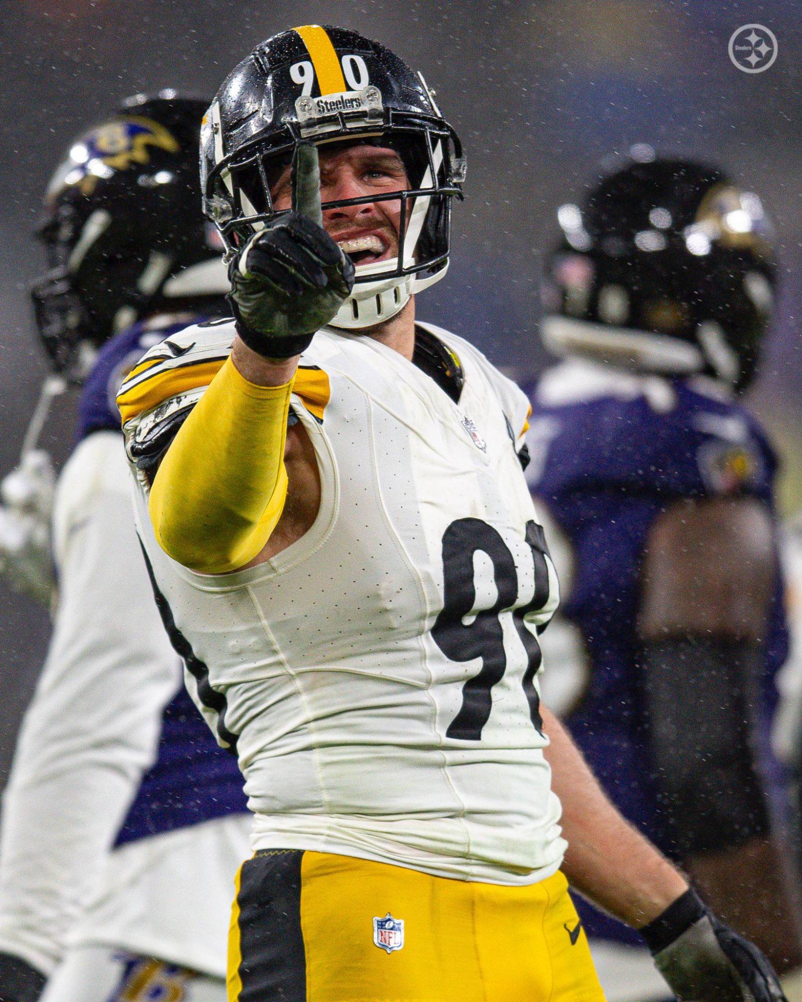 $!TJ Watt firma extensión histórica con Steelers: el jugador no QB mejor pagado en la NFL