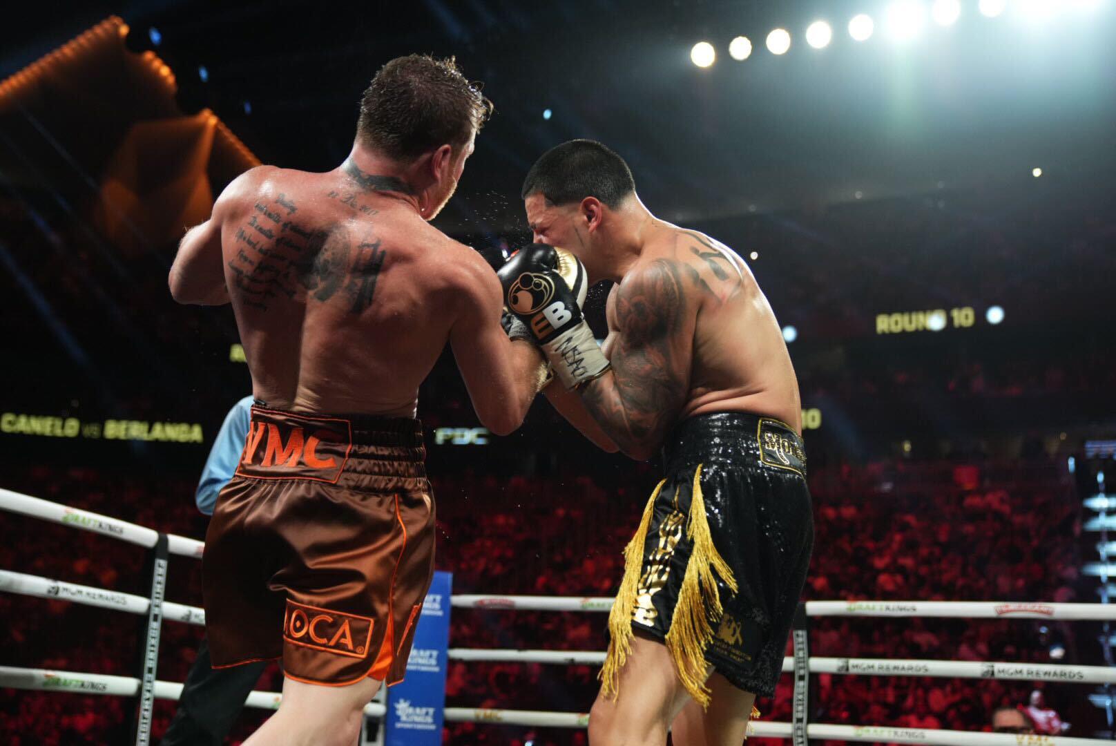 $!Se le escapa el nocaut, pero ‘Canelo’ Álvarez vence con jerarquía a Édgar Berlanga