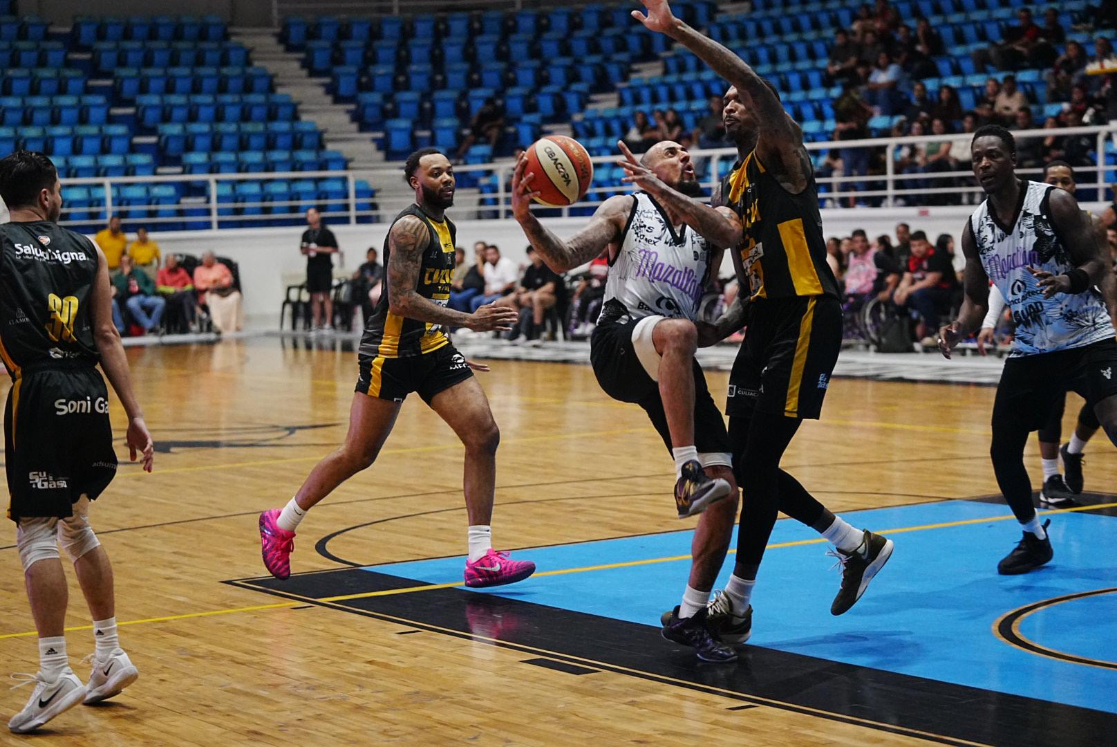 $!Venados Basketball y Caballeros de Culiacán brindan espectáculo en Copa DIF Sinaloa
