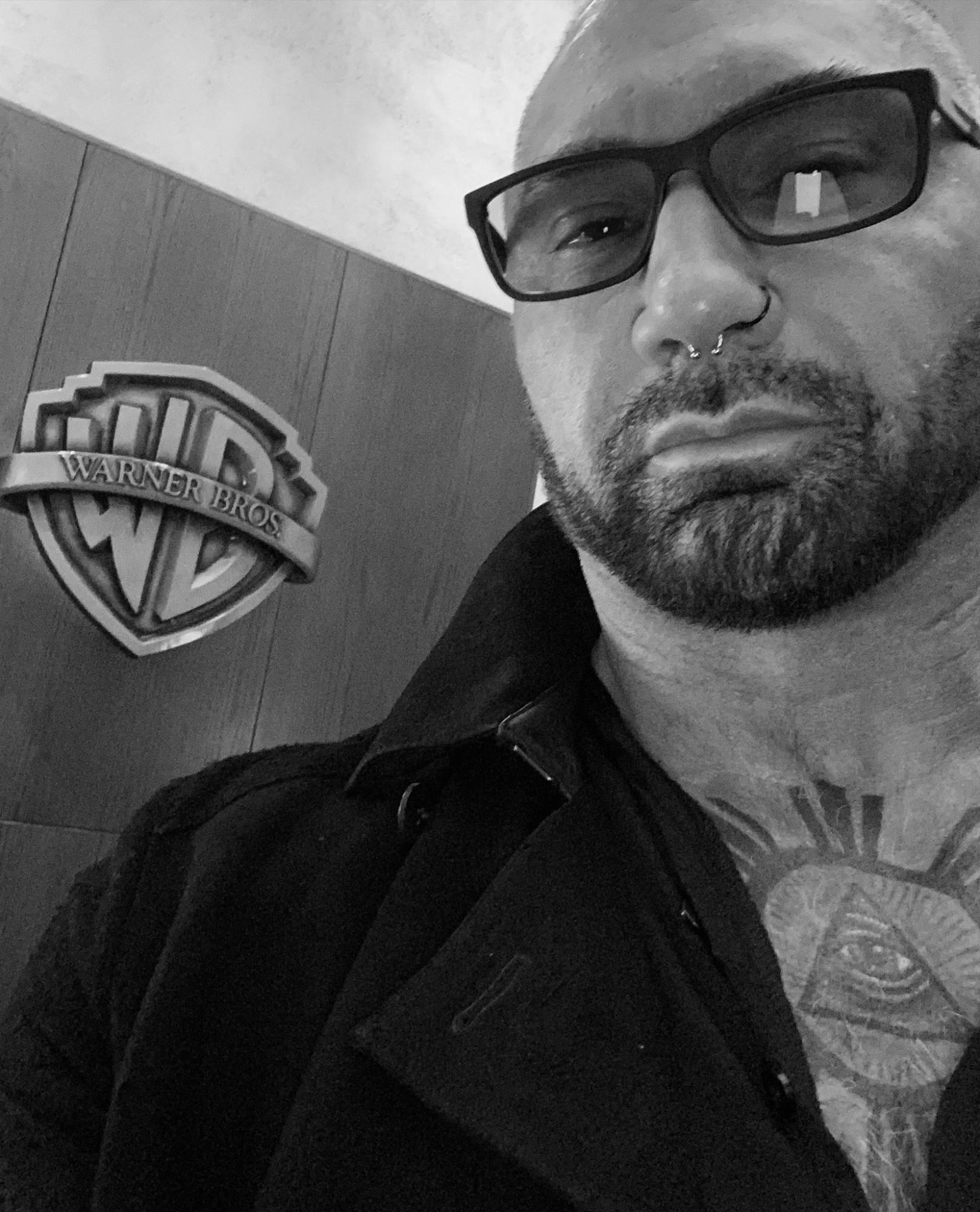 $!Dave Bautista visita Warner Brothers.