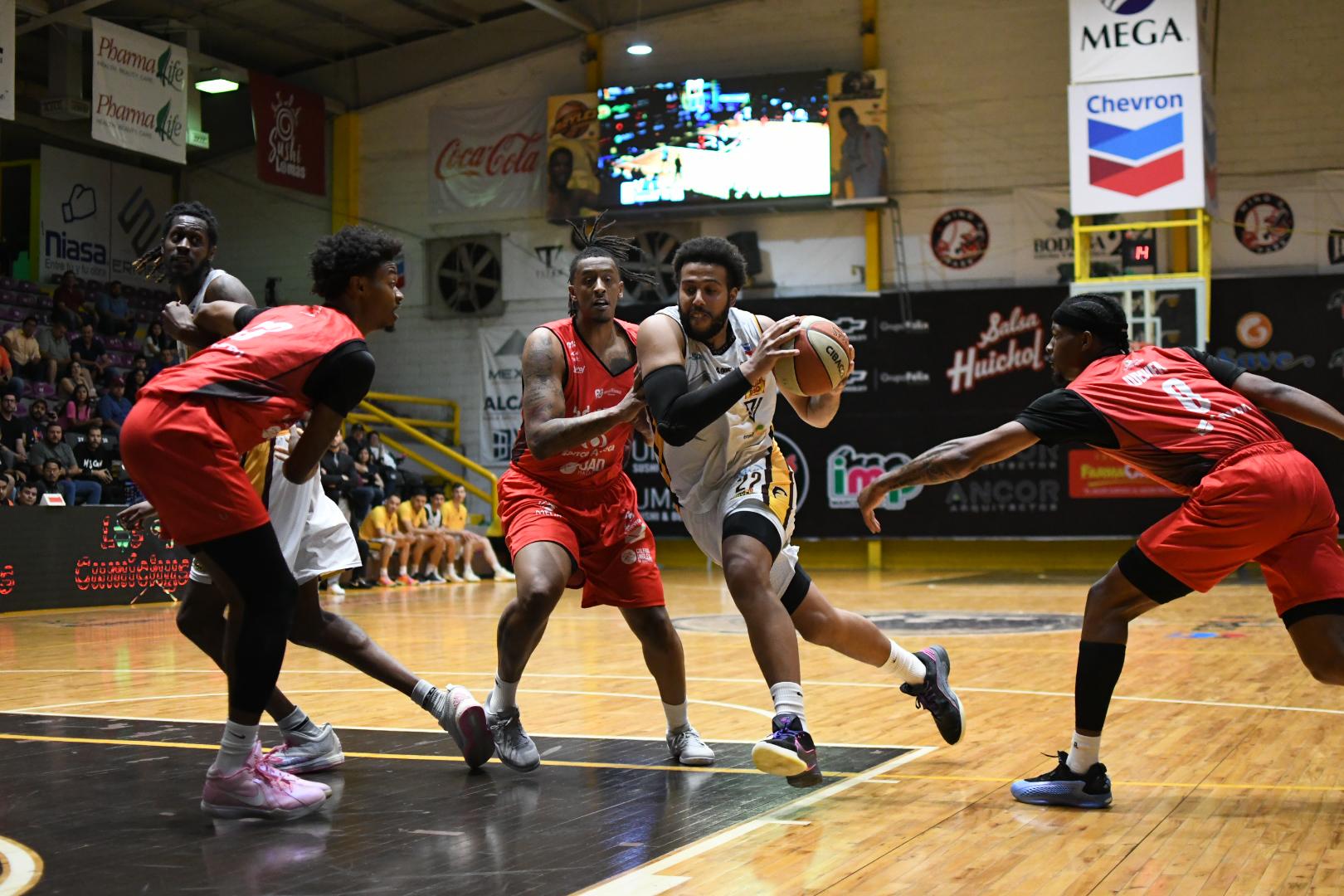 $!Venados Basketball derrota a Frayles en Guasave con imponente ofensiva