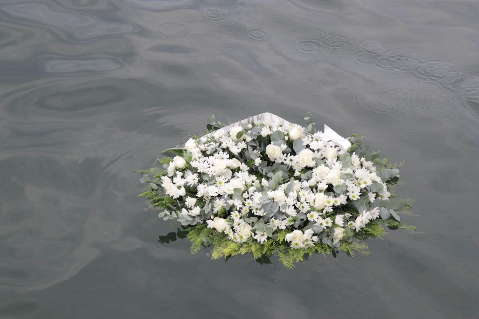 $!Rinden homenaje en Mazatlán a pescadores caídos a 31 años de la tragedia del huracán Ismael
