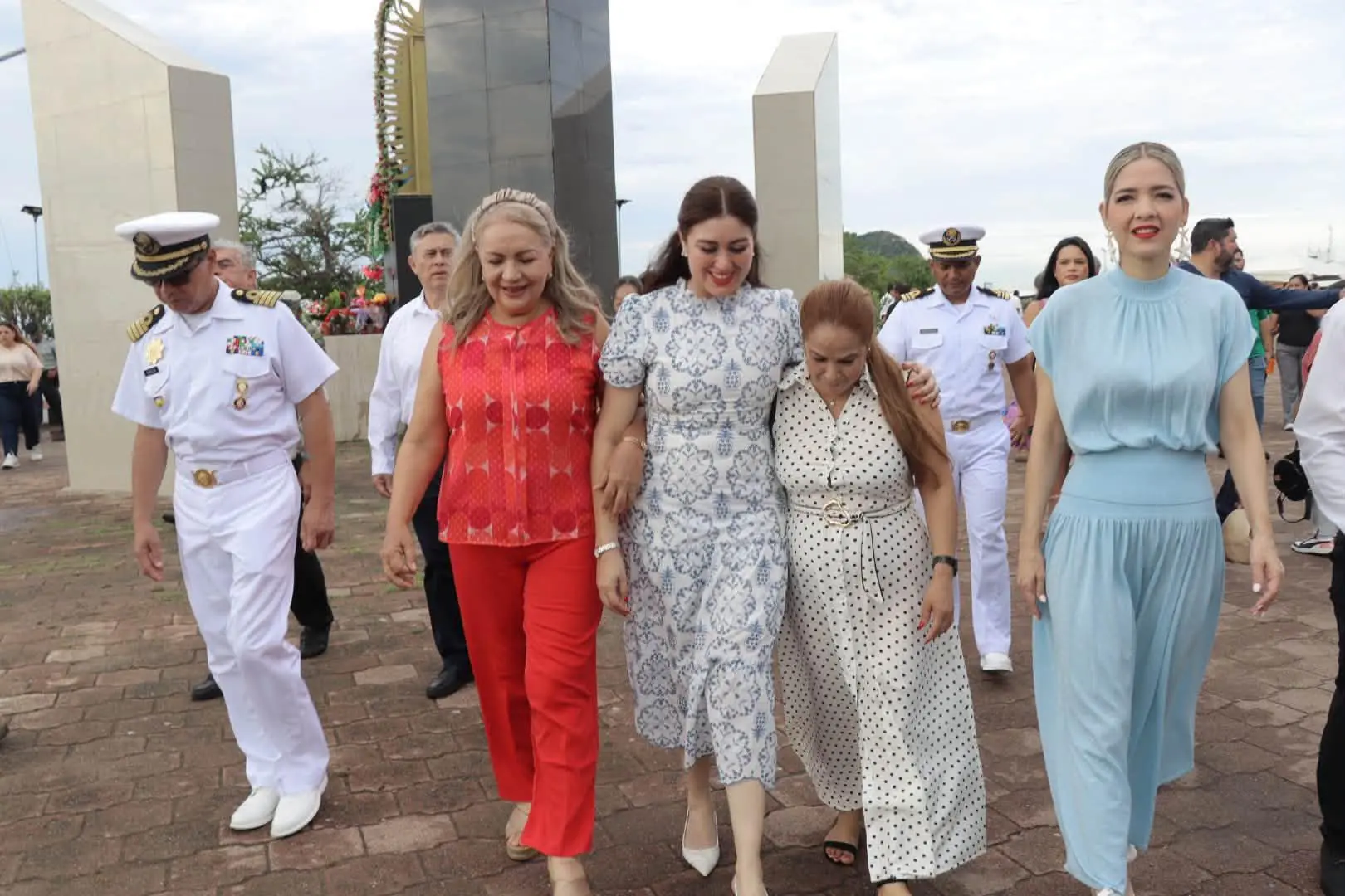 $!Rinden homenaje en Mazatlán a pescadores caídos a 31 años de la tragedia del huracán Ismael