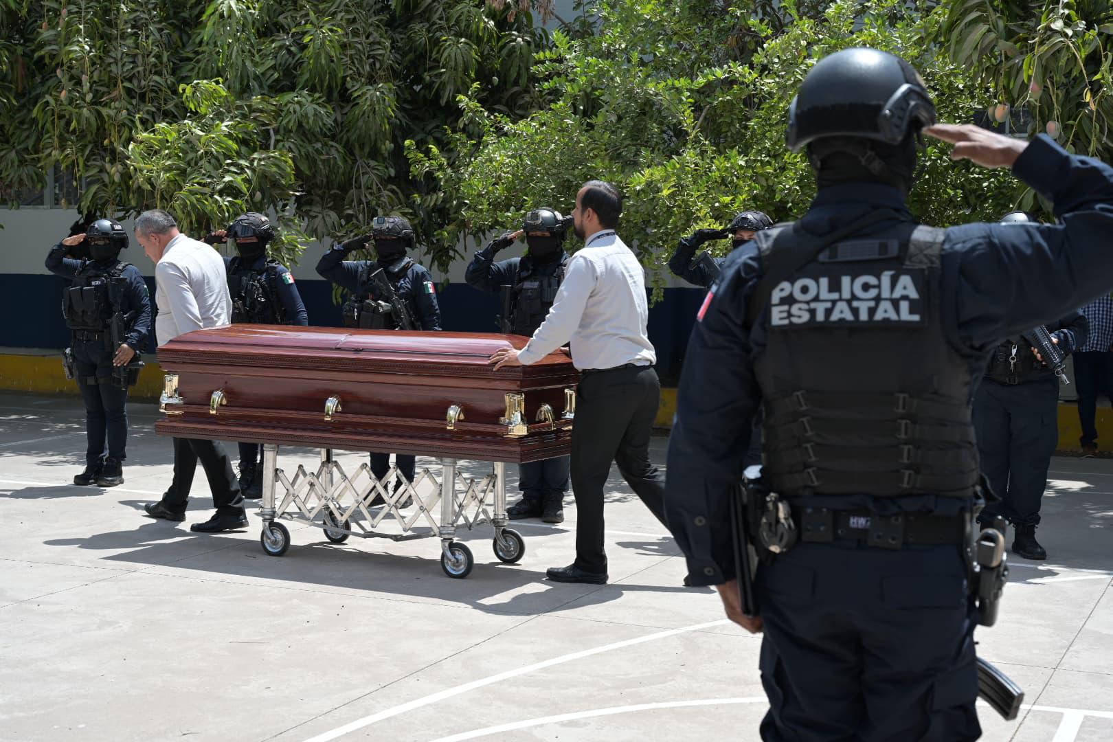 $!Rinden homenaje póstumo a policía estatal asesinado en Navolato