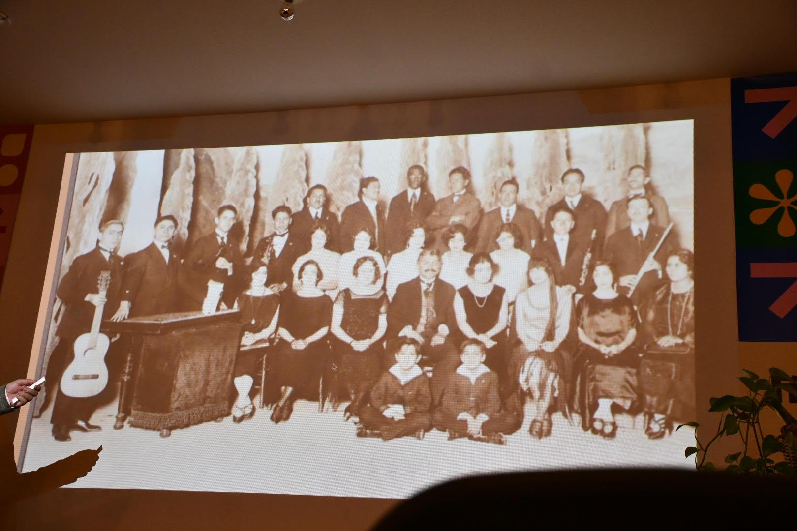 $!Julián Carrillo, el coro y músicos en el primer concierto utilizando el Sonido 13.