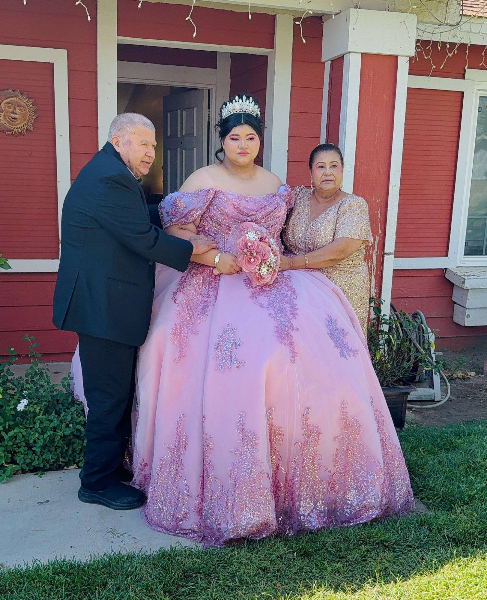 $!Miranda con sus abuelos maternos Jesús y Ernestina Valverde.