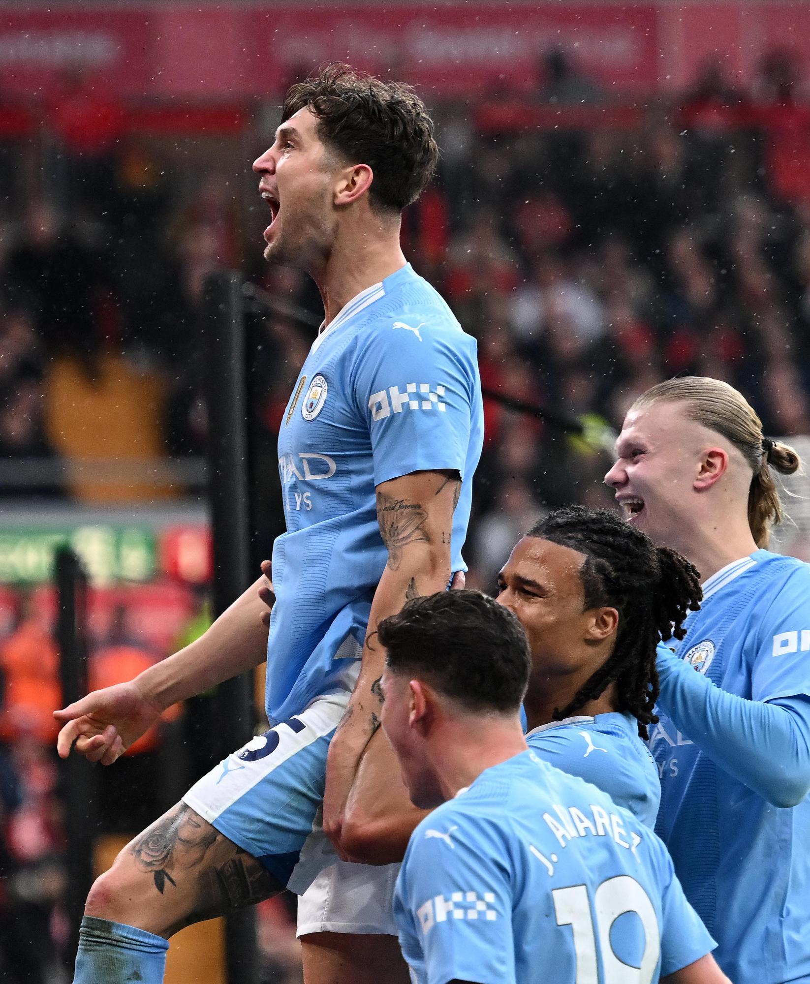 $!El Liverpool y el Manchster City dejan líder al Arsenal