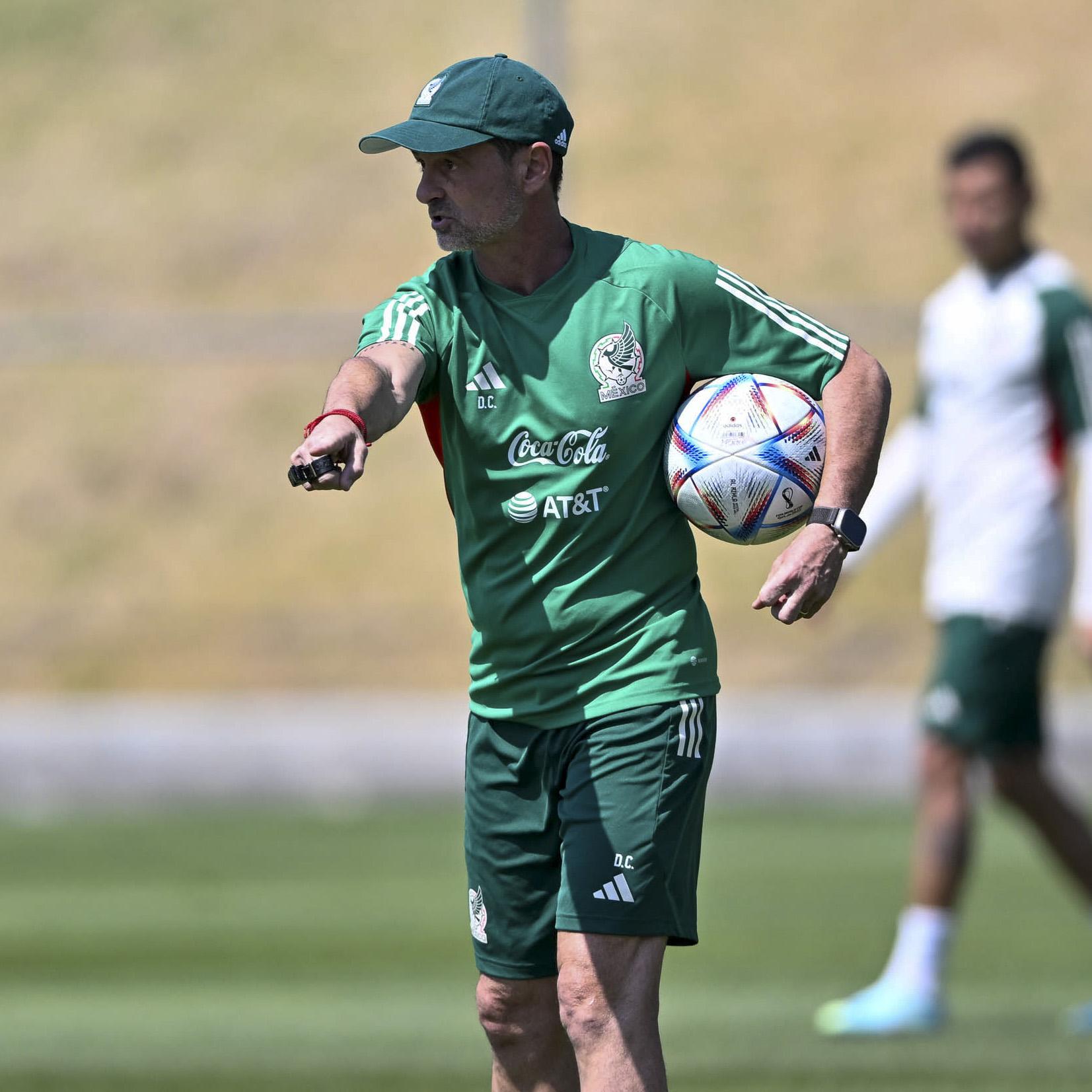 $!Dirigir a México en el Azteca será algo muy lindo: Diego Cocca