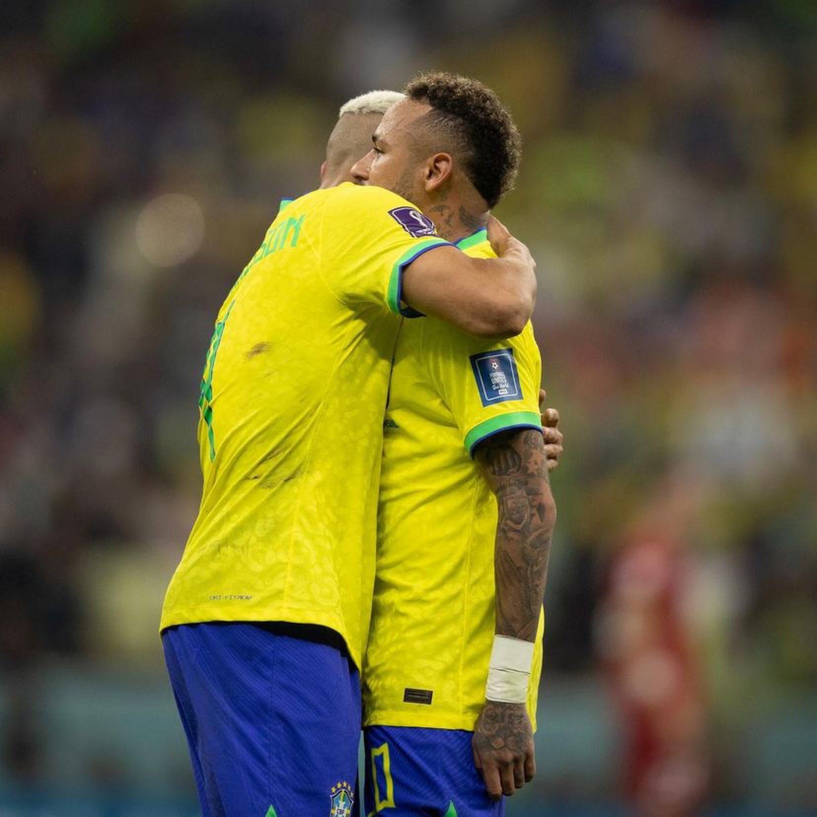 $!Neymar y Danilo, fuera del partido de Brasil contra Suiza