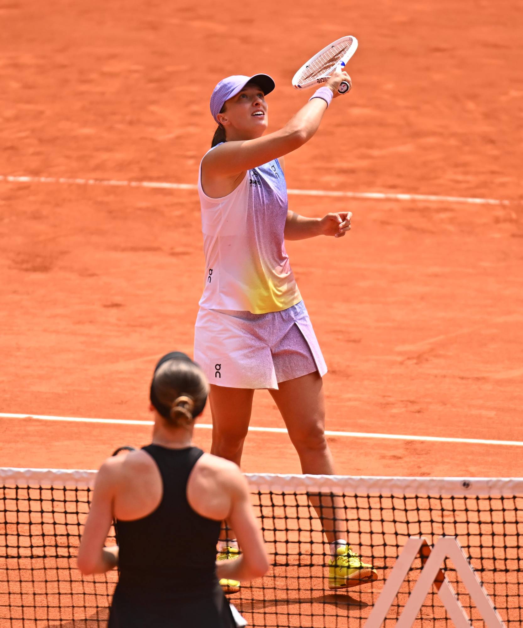 $!Sabalenka, reacción de campeona ante la campeona olímpica en Roland Garros