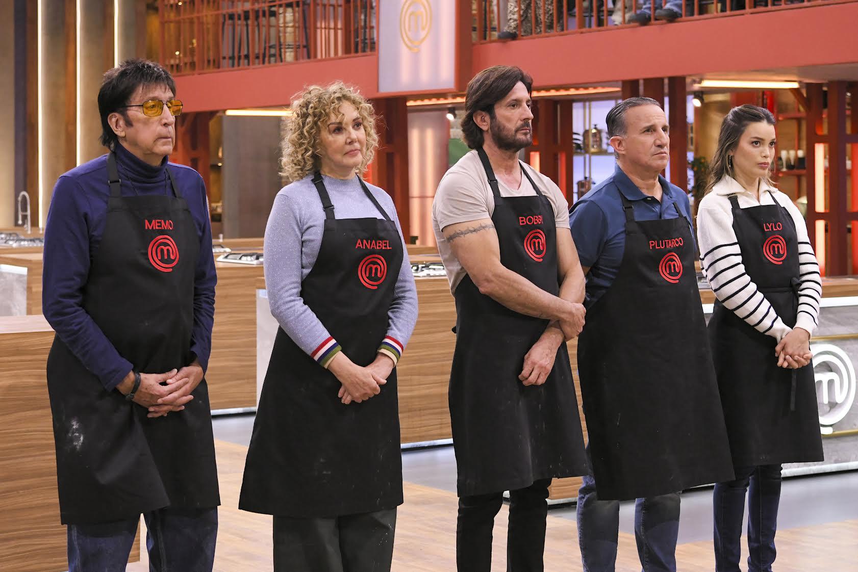 $!Memo Ríos formo parte del grupo de cocineros en el reto de salvación.