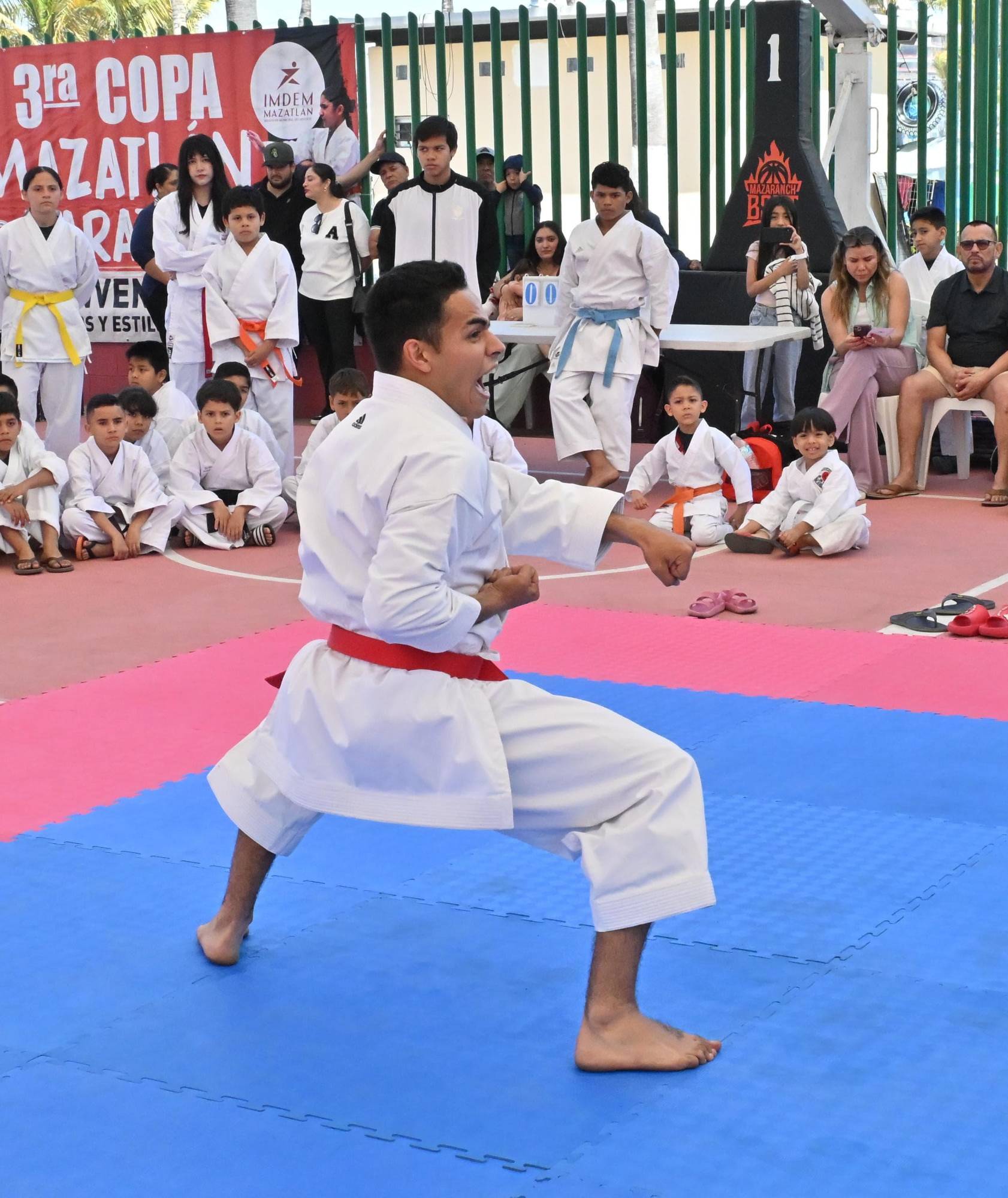 $!El karate llena de emociones la cancha Martiniano Carvajal
