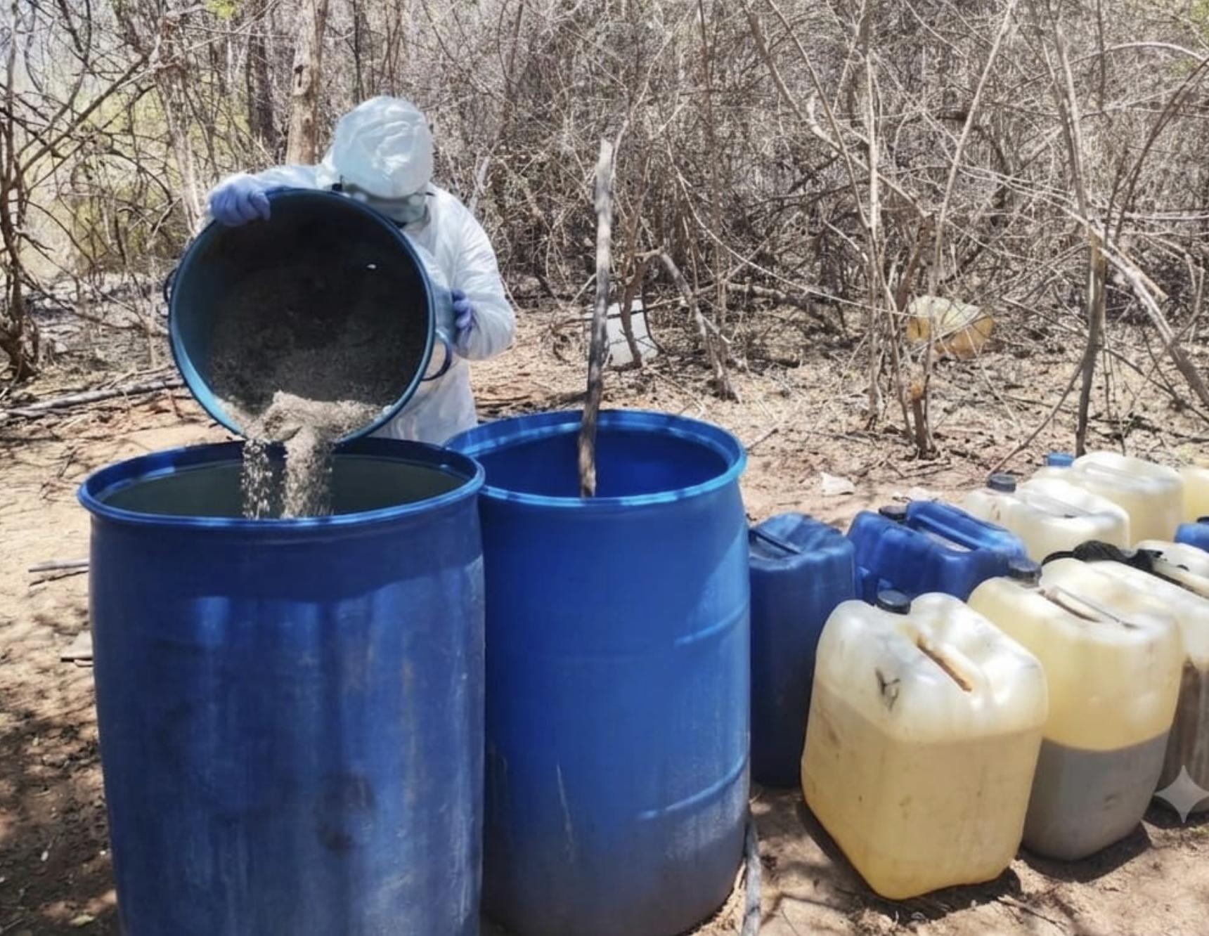 $!Desmantelan ocho centros de elaboración de droga en Cosalá; aseguran reactores y miles de litros de químicos