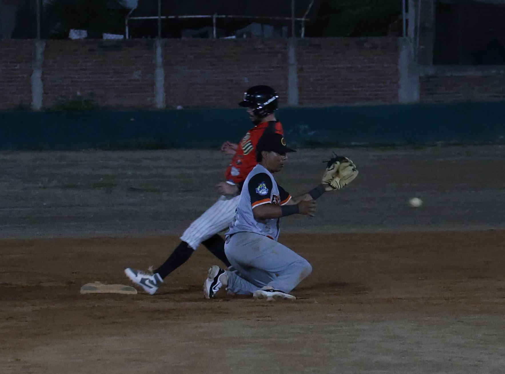 $!SUTERM conquista el tricampeonato en la Liga de Beisbol Clase Abierta