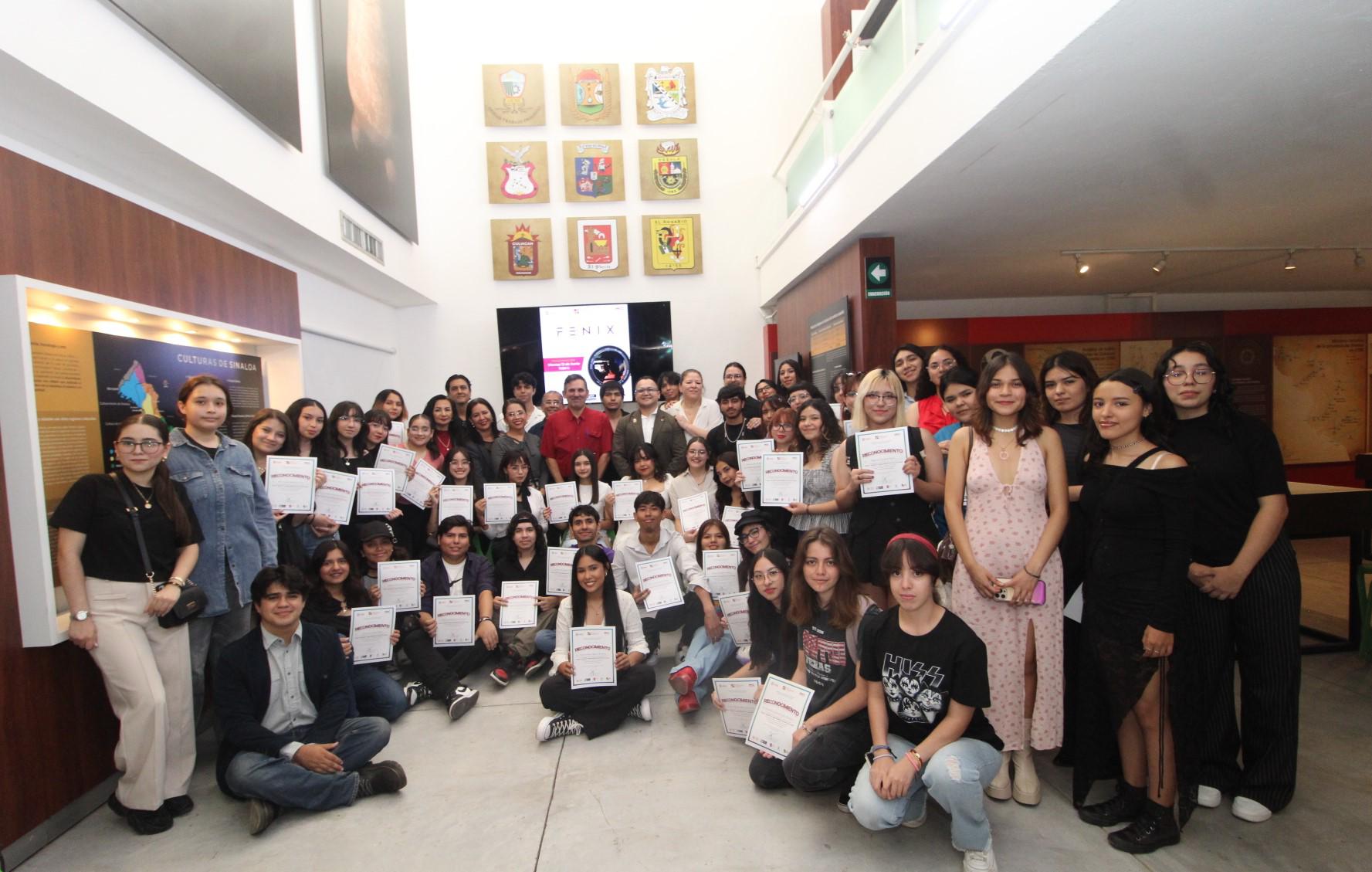 $!Los participantes recibieron diploma.