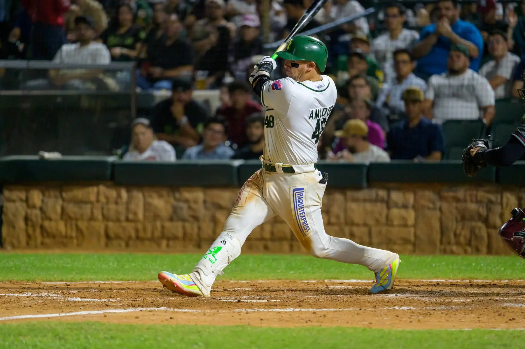 $!Rodolfo Amador batea HR.