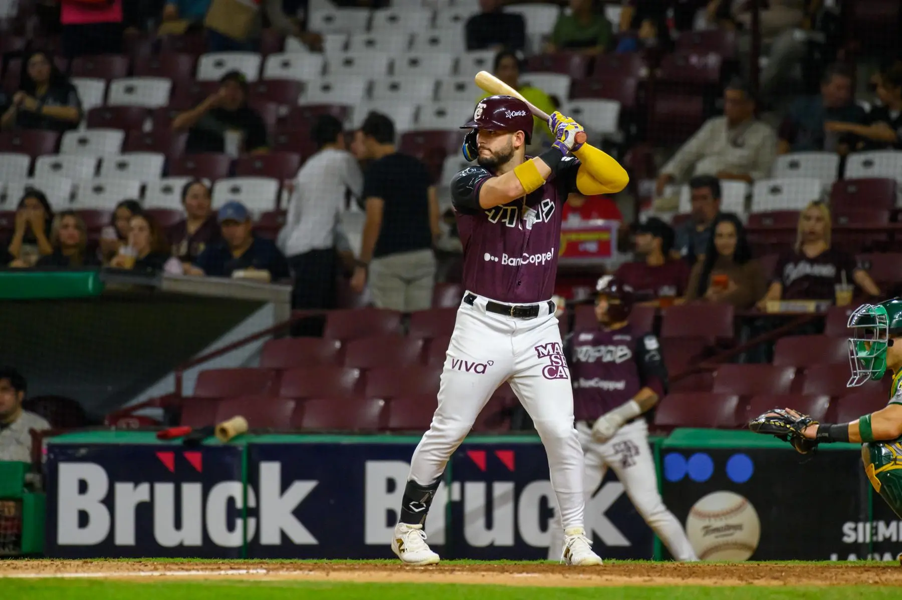 $!Orlando Martínez produjo con triple.