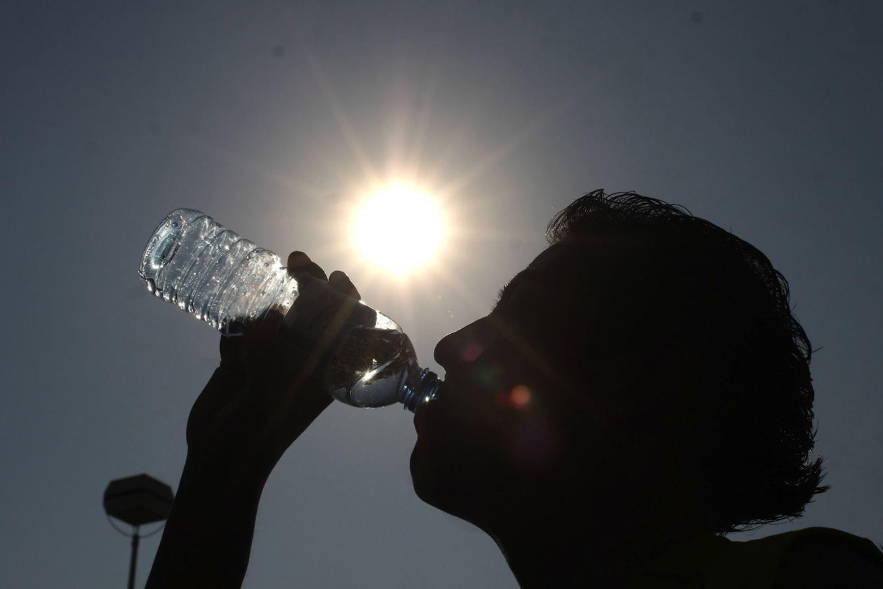 $!Cada año mueren alrededor de 13 000 personas en América Latina y el Caribe por causas atribuidas al calor.