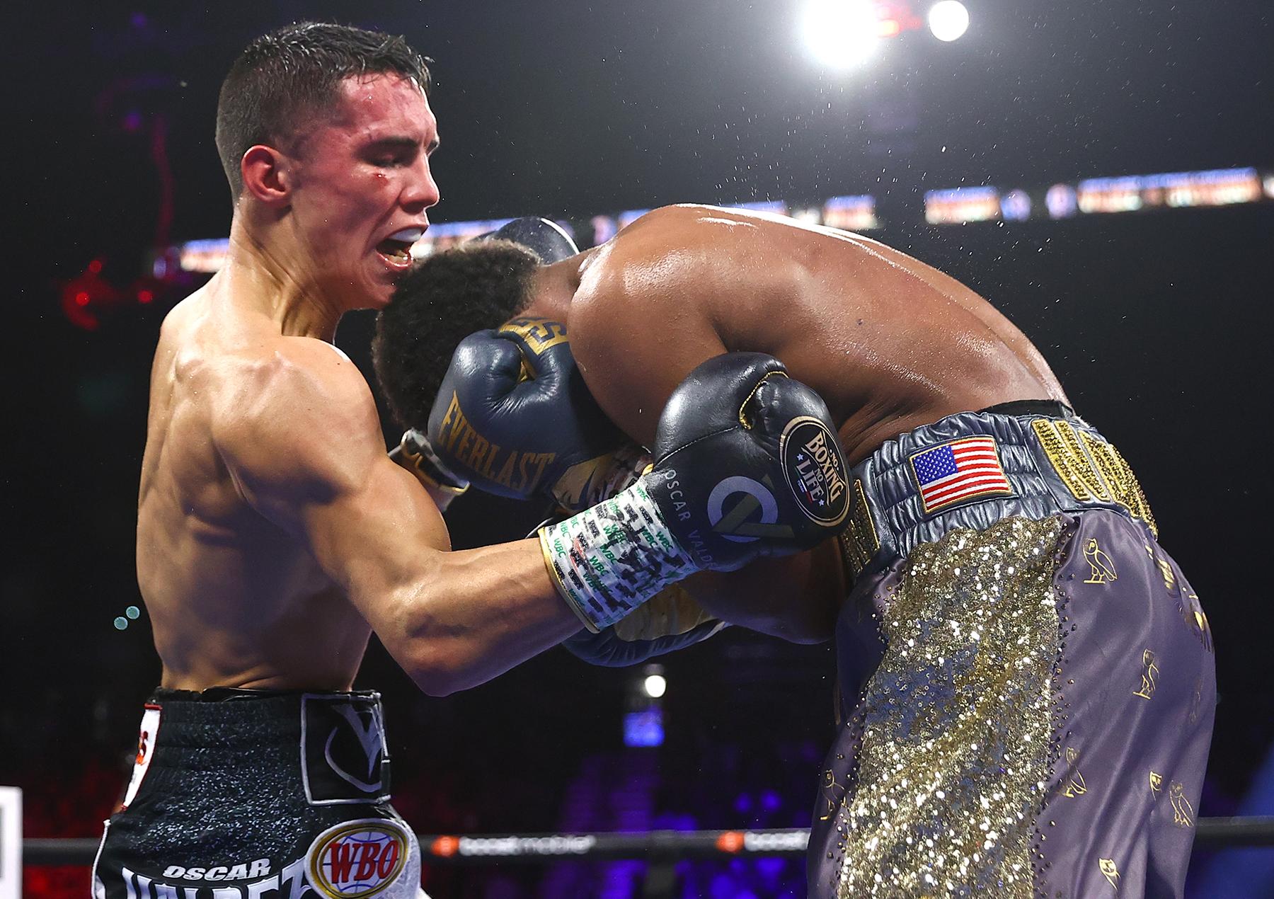 $!Noche perfecta: Shakur Stevenson domina a Óscar Valdez y pide matrimonio a su novia