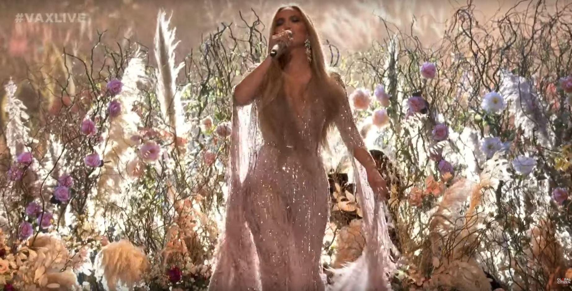 $!Promueven famosos la vacunación en el Vax Live