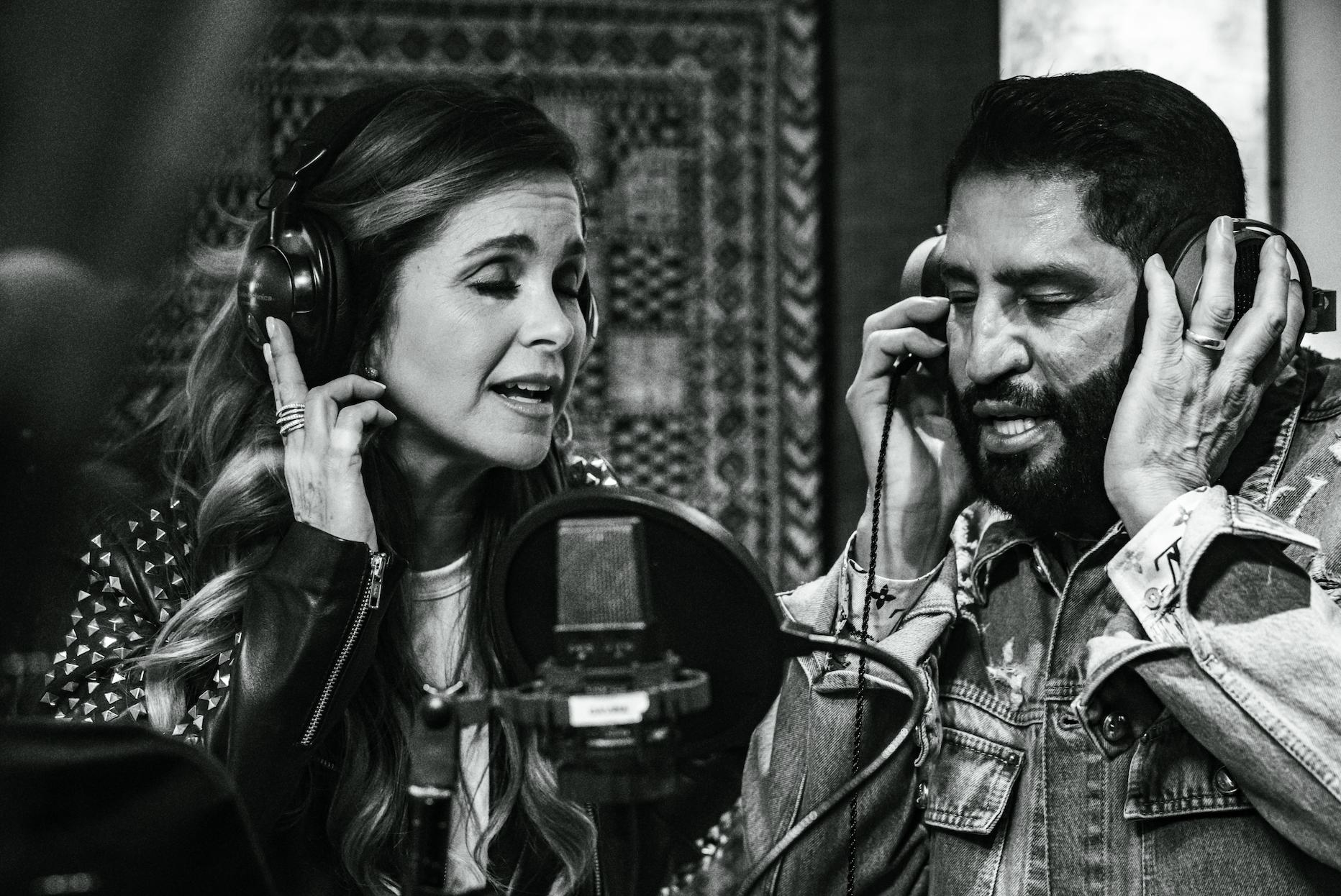 $!La producción musical combina arreglos de banda con toques románticos, logrando un sonido fresco y contemporáneo que respeta las raíces de ambos intérpretes.