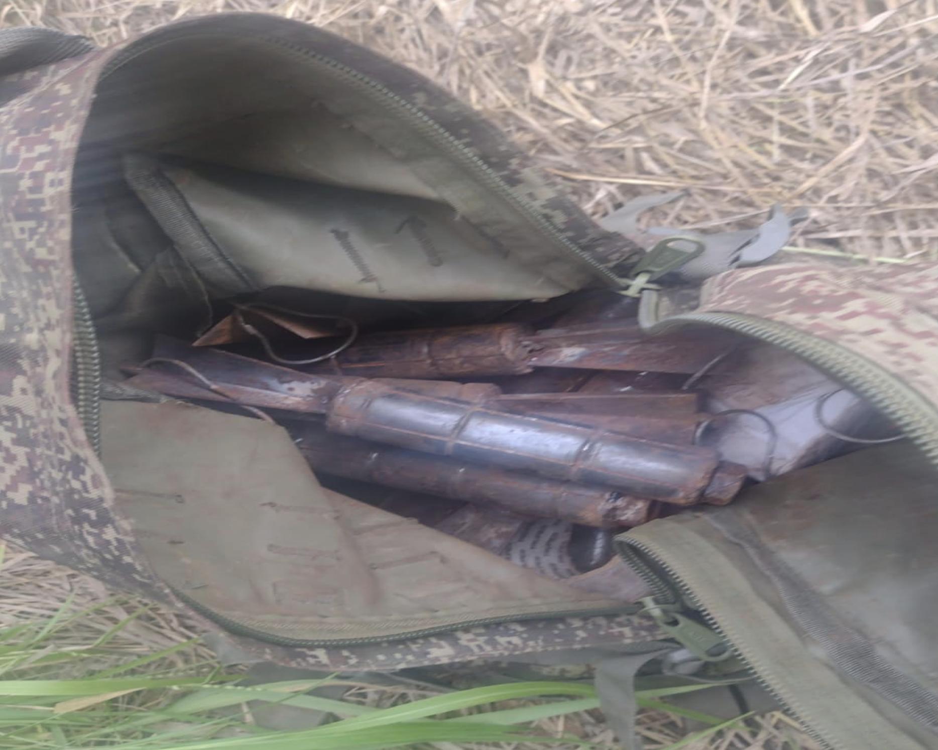 $!Aseguran armamento y 27 explosivos improvisados en Escuinapa